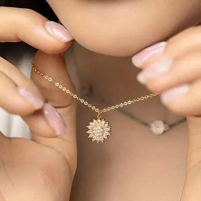 Collar Girasol Giratorio 🌻✨| Baño en Oro + Caja Regalo Premium Gratis✨